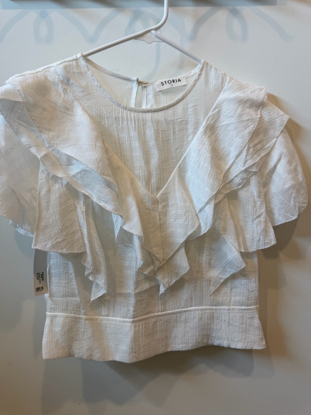 Storia White Ruffle V-Neck Short Sleeve Blouse